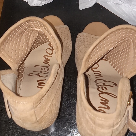 Sam Edelman size 6, Tan Suede peep toe with 3 1/2" block heels - Picture 6 of 6